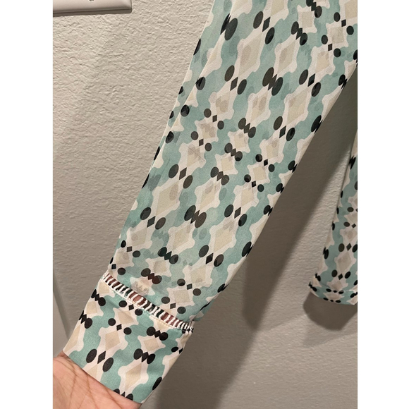 DOLAN Chiffon Popover Long Sleeve Blouse - Picture 5 of 6